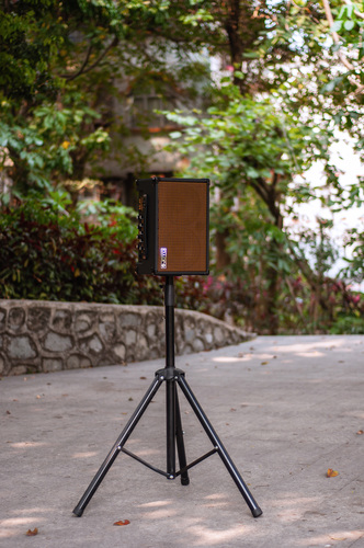  מגבר לגיטרה אקוסטית נטען 40 וואט עם אפקטים  JOYO AC-40