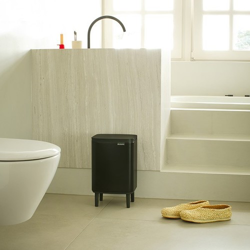 פח אשפה לשירותים 4 ליטר BO - שחור מט Brabantia