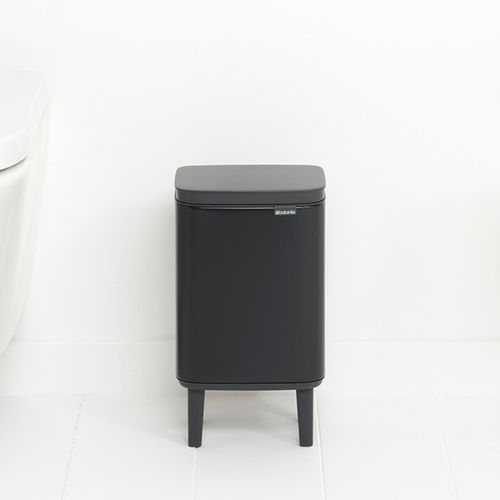 פח אשפה לשירותים 7 ליטר BO - שחור מט Brabantia