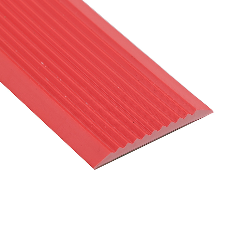 סרט מונע החלקה PVC אדום 5 מטר