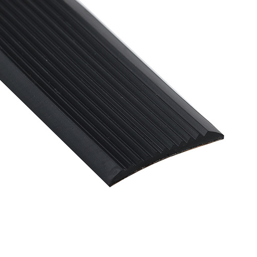 סרט מונע החלקה PVC שחור 5 מטר