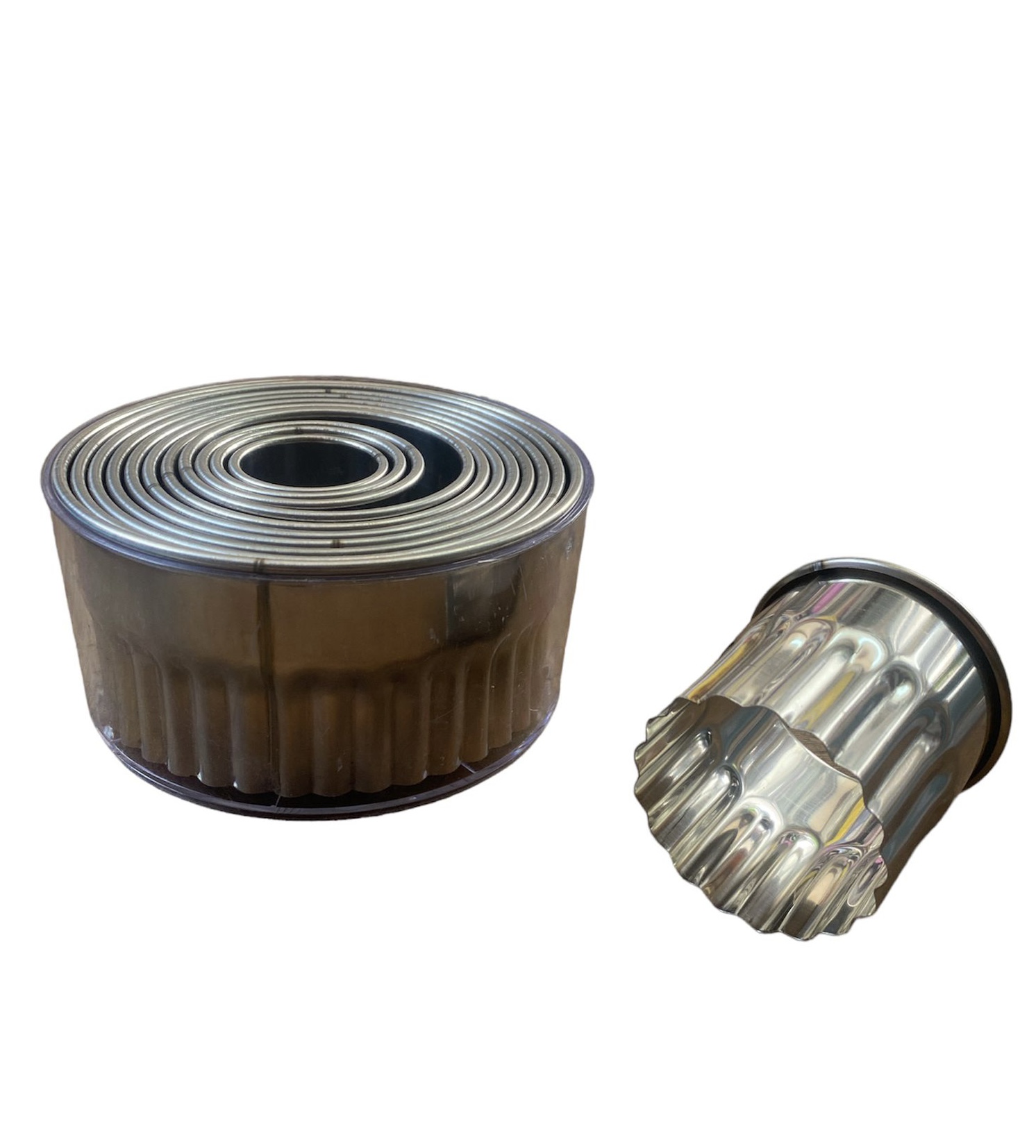 סט מקדים 12 גדלים משונן נירוסטה Set of dough cutters