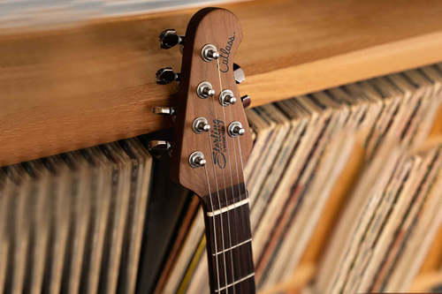 גיטרה חשמלית Sterling by Music Man Cutlass CT50 HSS Dropped Copper