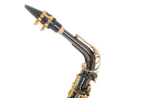 סקסופון אלט מצופה לכה פחם אבן ROY BENSON AS-202K כולל תיק RB700603 מבית GEWA (Germany)