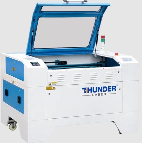 מכונת חיתוך בלייזר- NOVA 35 LASER CUTTER 130W