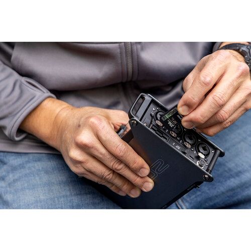 מכשיר הקלטה חיצוני מקצועי 8 ערוצים Zoom F8n Pro Field Recorder 