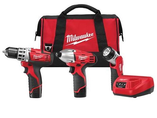 סט מברגות 12V כולל סוללה 2AH מבית milwaukee