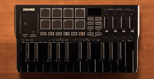 מקלדת שליטה ניידת מקצועית 25 קלידים DMK25PRO מבית DONNER