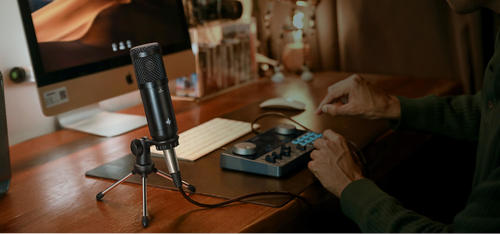 חבילת פודקאסט EC2818 ALL IN ONE הכוללת ממשק עם מיקסר וכרטיס קול + מיקרופון קונדנסר PODCAST מבית DONNER