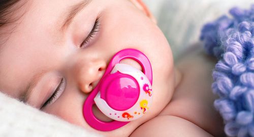 מוצץ - החבר הכי טוב של ההורים / כתבה: שירה גרינפלד