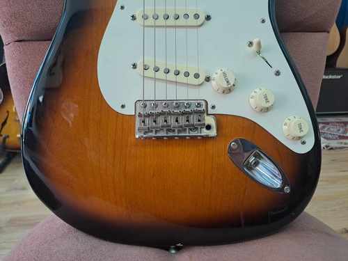 גיטרה חשמלית Fender Eric Johnson Stratocaster 2014