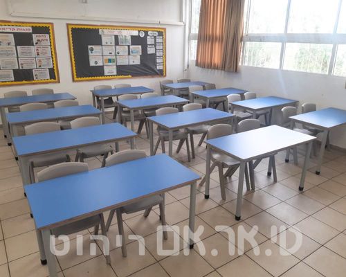 כיתה עםשולחן סטנדרטי