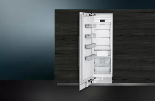 iQ700 מקפיא בנוי 212.5 x 60.3 cm flat hinge מבית Siemens