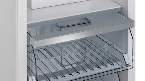 iQ700 מקפיא בנוי 212.5 x 60.3 cm flat hinge מבית Siemens