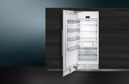 iQ700 מקפיא בנוי 212.5 x 75.6 cm flat hinge מבית Siemens
