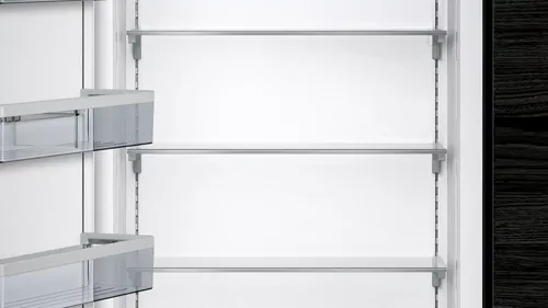 iQ700 מקפיא בנוי 212.5 x 75.6 cm flat hinge מבית Siemens