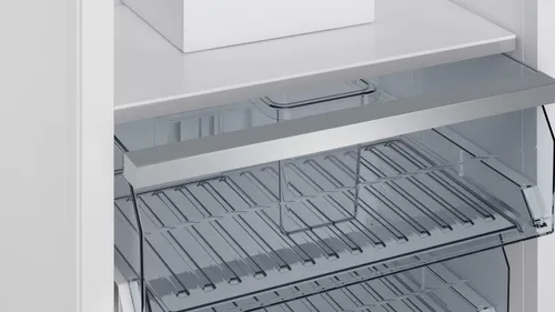 iQ700 מקפיא בנוי 212.5 x 75.6 cm flat hinge מבית Siemens