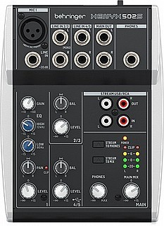 מיקסר Behringer Xenyx 502S לפודקאסטים