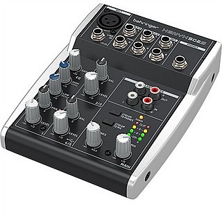 מיקסר Behringer Xenyx 502S לפודקאסטים