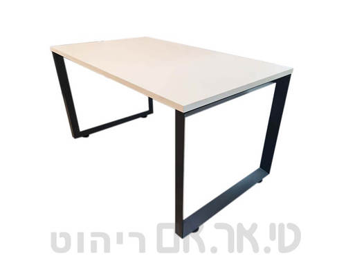שולחן עם בסיס דגם חלון