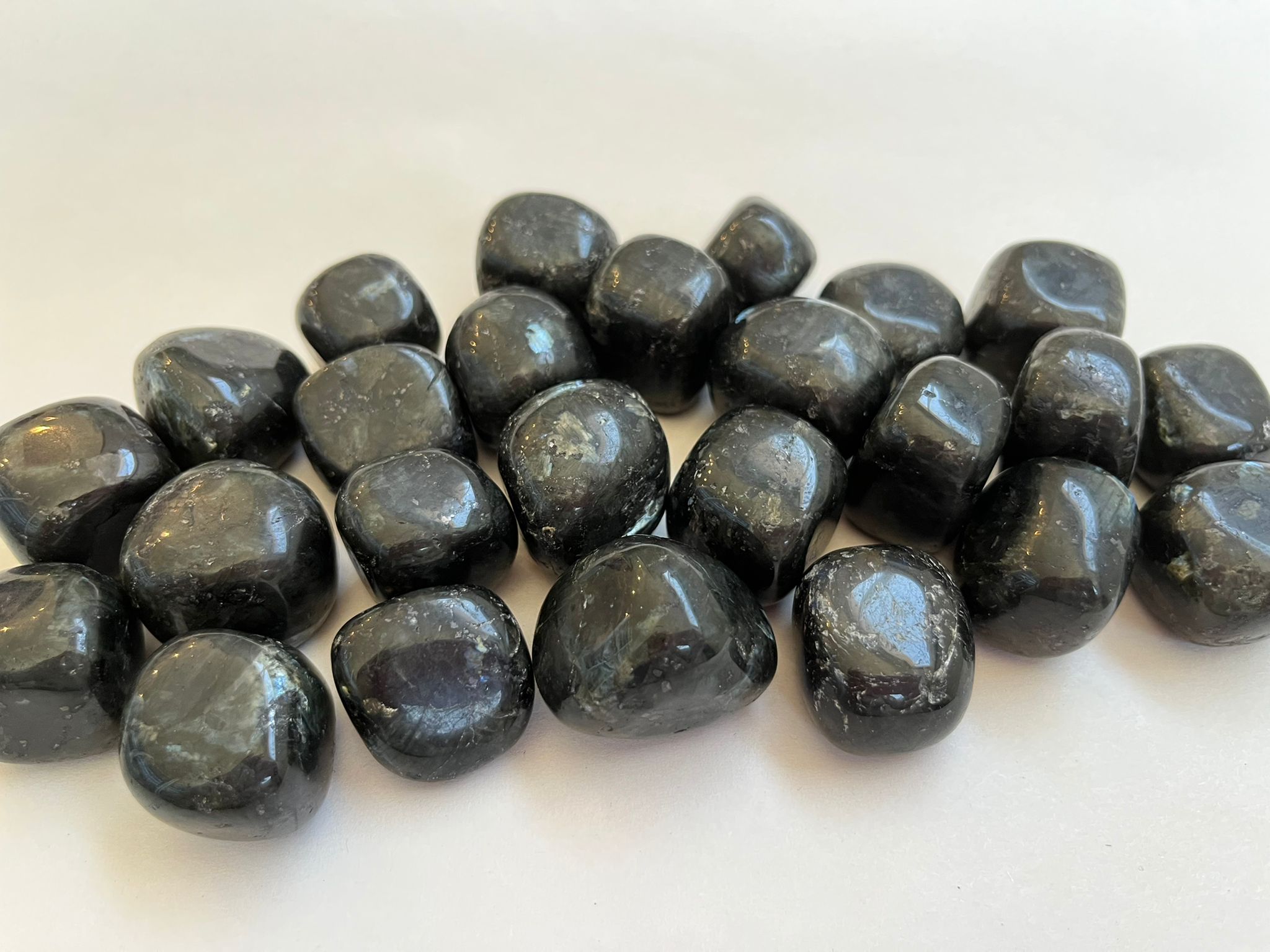 לרויקייט חלוק LARVIKITE