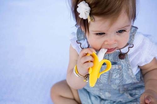  מברשת השיניים הראשונה לתינוקות – בייבי בננה baby banana