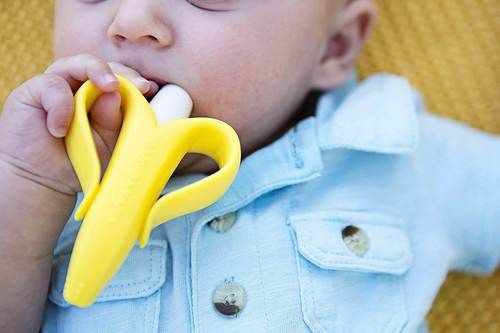   מברשת השיניים הראשונה לתינוקות – בייבי בננה baby banana