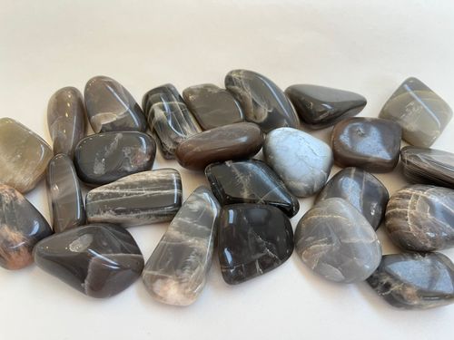 מונסטון שחורה חלוק BLACK MOONSTONE