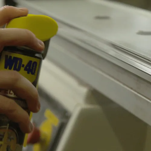 חומר סיכה סיליקוני עתירי ביצועים - WD 40