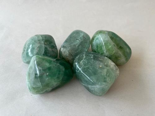 פלואורייט ירוקה חלוק גדול GREEN FLUORITE