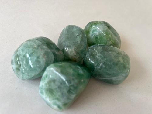 פלואורייט ירוקה חלוק גדול GREEN FLUORITE