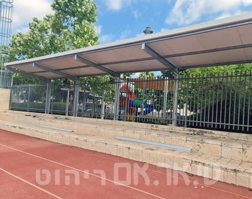 קירוי טריבונות