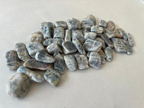 קיאנייט מוחלקת KYANITE