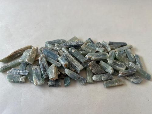 קיאנייט ירוקה GREEN KYANITE