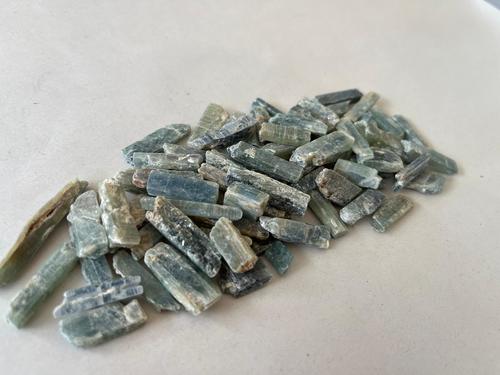 קיאנייט ירוקה GREEN KYANITE