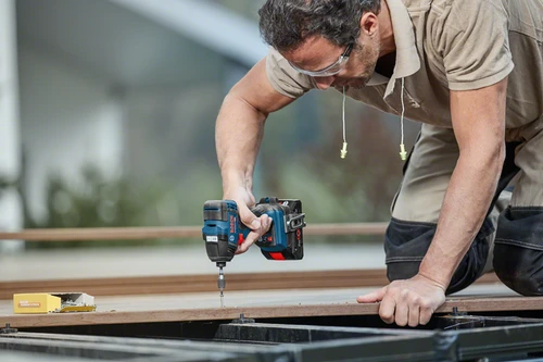 סט מברגה אימפקט BOSCH GDR 18V-200C + שתי סוללות ProCore 18V 4Ah ומזוודה