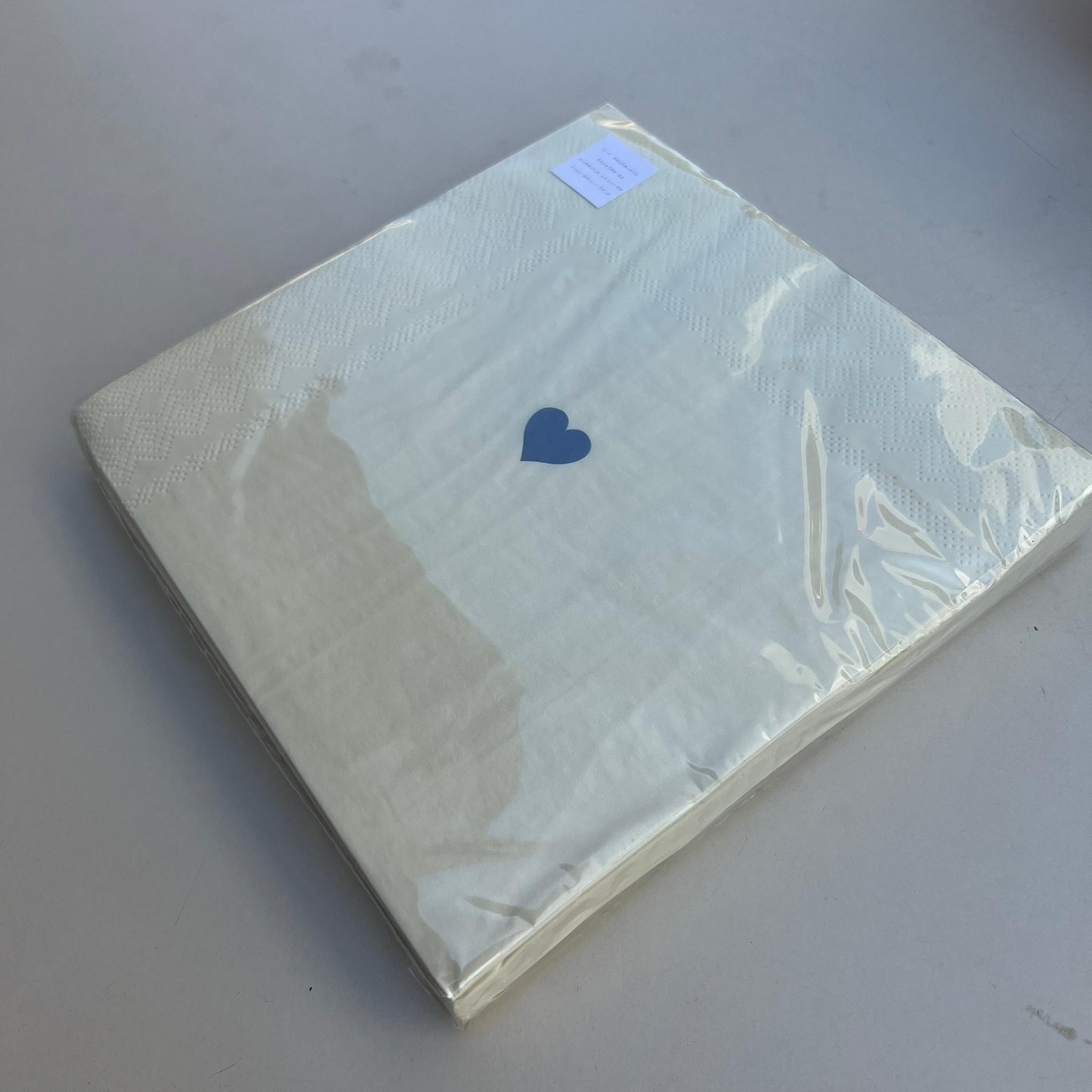 מפית - Cream with mini Blue Heart