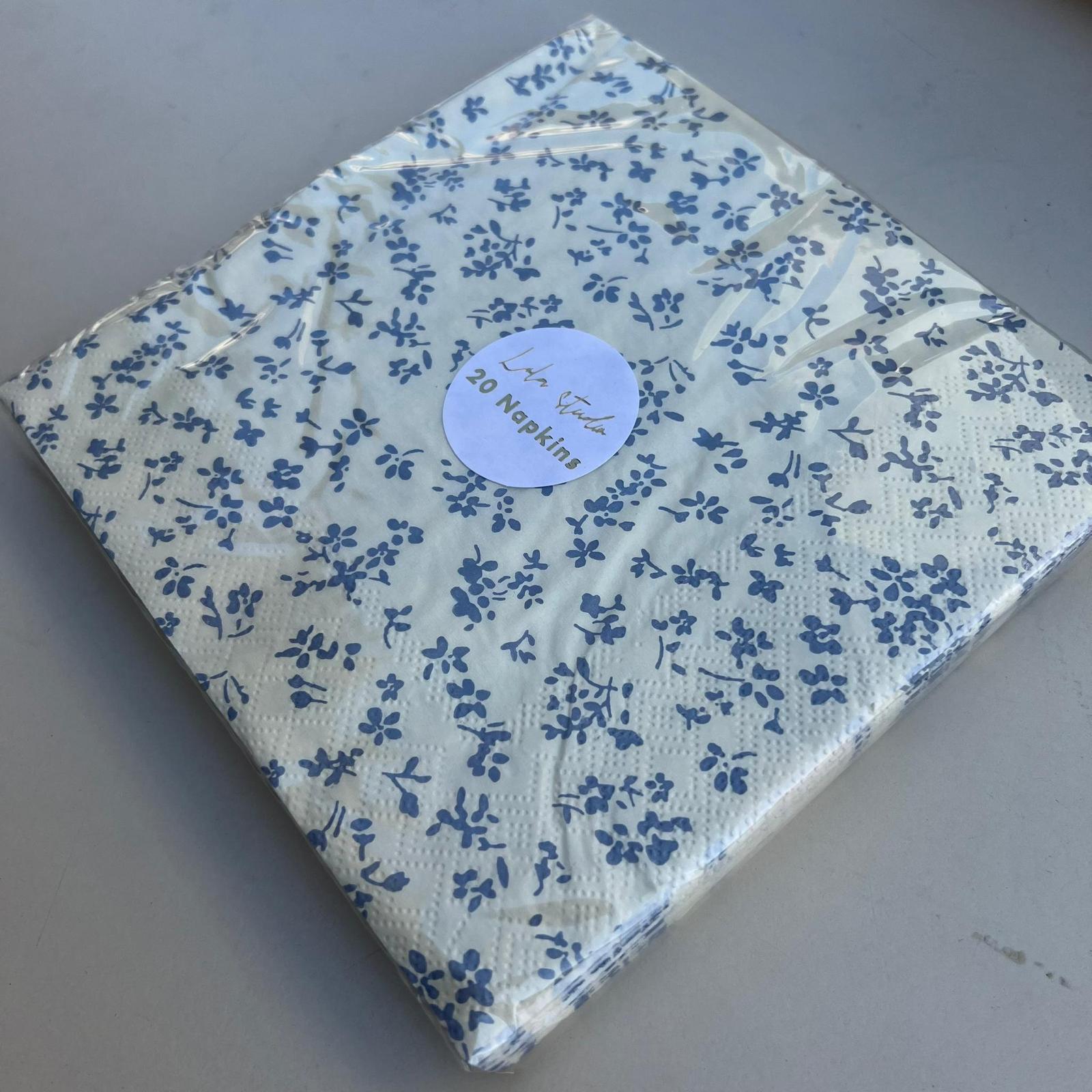 מפית - Cream with Blue flowers