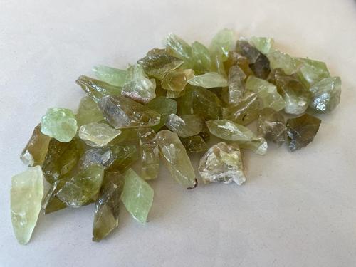 כלציט ירוקה גולמית GREEN CALCITE