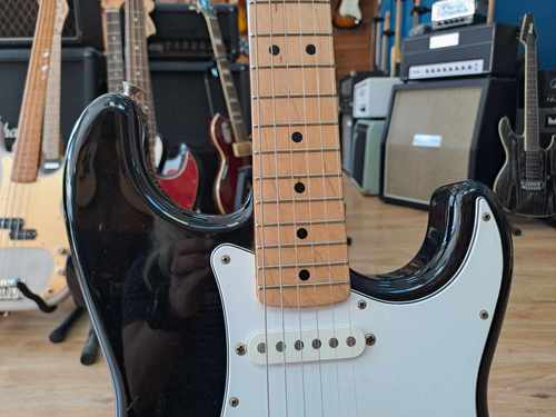 גיטרה חשמלית Fender Stratocaster Japan SSS 2004/5