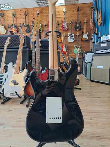 גיטרה חשמלית Fender Stratocaster Japan SSS 2004/5