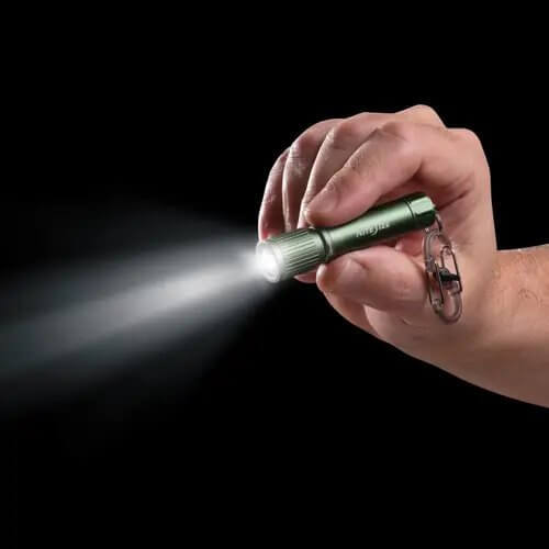 פנס כיס עם שאקל NITEIZE RADIANT® 100 KEYCHAIN FLASHLIGHT
