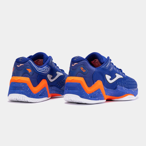 נעלי טניס של חברת JOMA