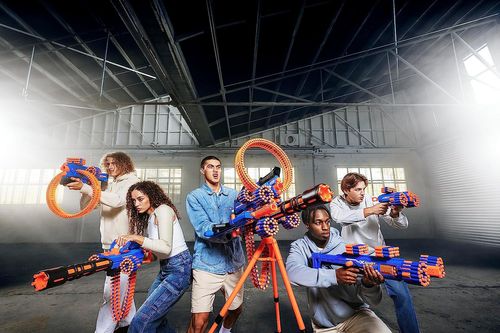 מכונת יריה חשמלית לחיצי ספוג לילדים עם חצובה, מחסנית שרשור ו 72 חיצי ספוג - MOTORIZED RAGE FIRE