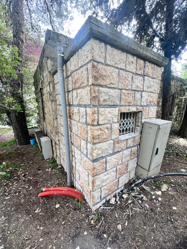 חיפוי קיר דמוי אבן לקיר חיצוני או פנימי דגם חירבה-אבן גדולה 