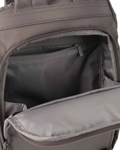 תיק גב לאישה בצבע שחור מעוין - HEDGREN HIC11 650028 VOGUE QUILTED BLACK