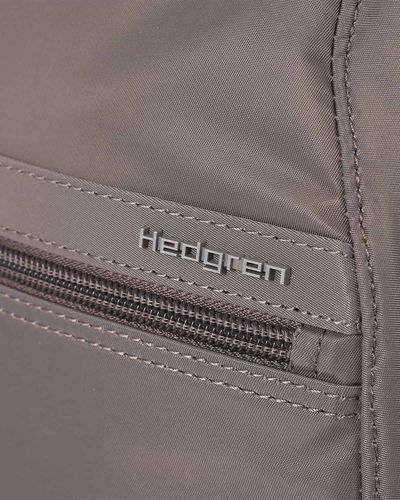 תיק גב לאישה בצבע שחור מעוין - HEDGREN HIC11 650028 VOGUE QUILTED BLACK