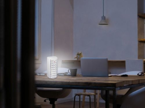 תאורה נטענת 24 לדים  SMD כולל טעינת USB לסלולרי יורולוקס 
