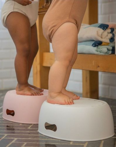 סיר גמילה 3 ב 1 הופך לישבנון ומדרגון בעל מגן מונע התזה - בז'