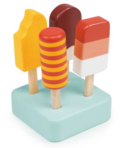 4 ארטיקים צבעוניים מעץ עם מעמד למשחקי דמיון